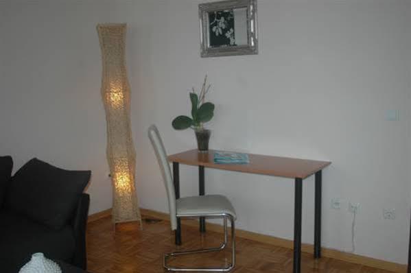 Koeln Appartement Bagian luar foto